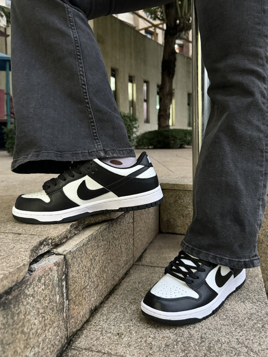 Nike Dunk Low Retro 'Panda'